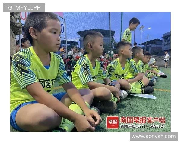 足球明星孩子们的励志加油视频展现梦想与努力的完美结合 足球明星孩子们的励志加油视频展现梦想与努力的完美结合