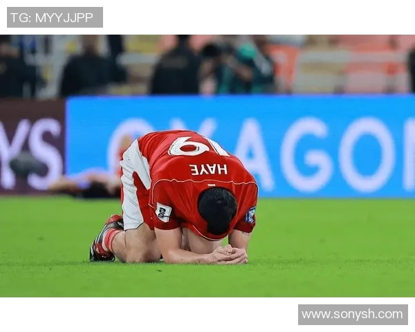 足球明星泪洒赛场背后的故事与情感瞬间解析 足球明星泪洒赛场背后的故事与情感瞬间解析